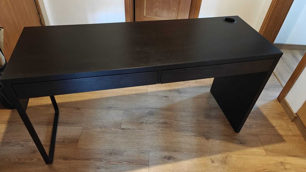 Secretária IKEA MICKE preta 142x50