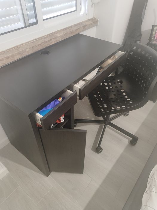 Secretária IKEA Micke + Cadeira Giratória com rodas