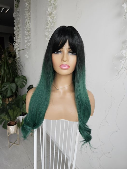 Długa peruka z grzywką czarna zielona andrzejki przebranie 65 cm