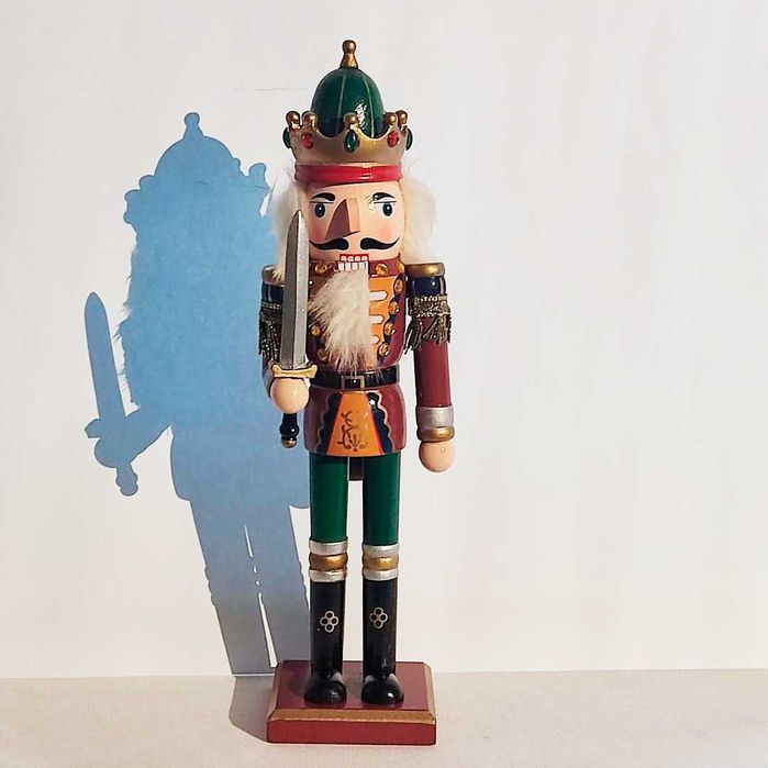 Wooden Decorative Nutcracker Figure.434367864704880640