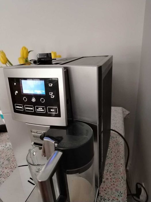 Кавоварка/кофемашина з Німеччини Delonghi Perfecra 5600