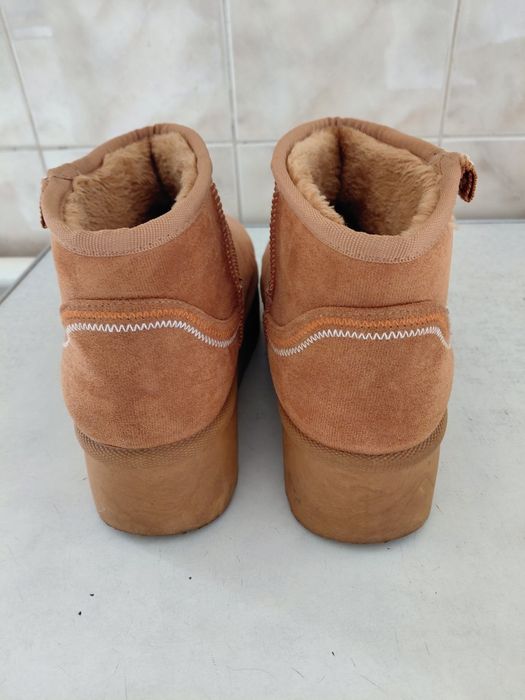Уги ,Сапожки женские короткие  ,