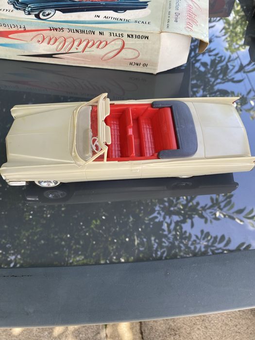 Antigo Cadillac de Fricção 10" (Anos 50) - Com Caixa Original
