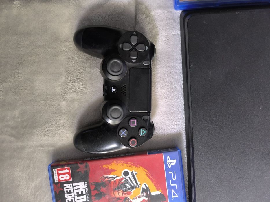 PlayStation 4 como nova
