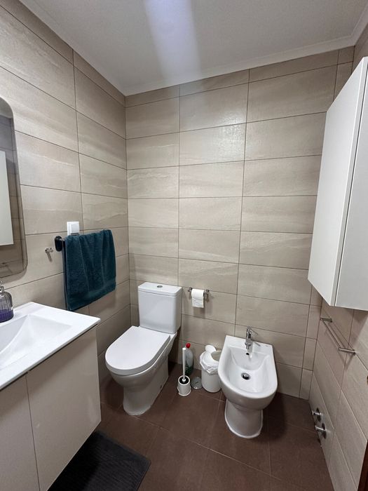 Quarto em Benfica mobilado em apartamento com sala a 465€ sem despesas a partilhar com apenas 1 estudante!