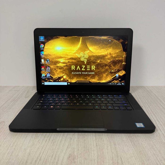 Razer Blade 14 RZ09-0195 14.0" FHD IPS i7-7700HQ 16GB DDR4 SSD 256GB NVMe GTX 1060 6GB RGB