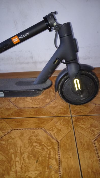 Hulajnoga elektryczna Xiaomi mi essential
