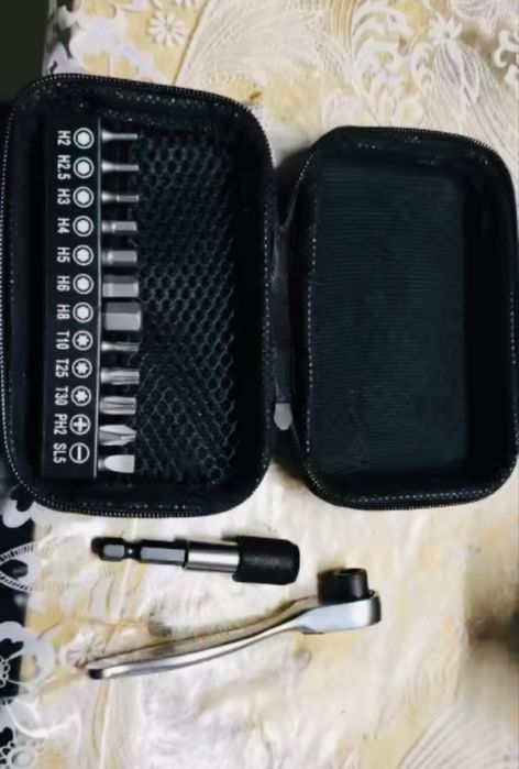 Набір інструментів в футлярі трещотка біти подовжувач для побуту мото