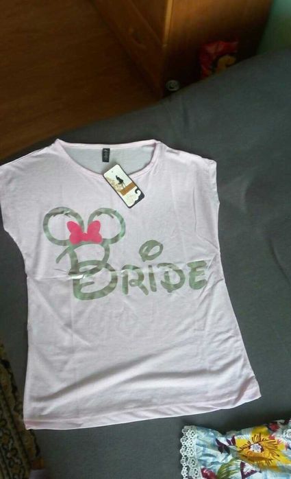 Bluzka, strój kąpielowy, bluza, top/ biustonosz, spodenki, trampki