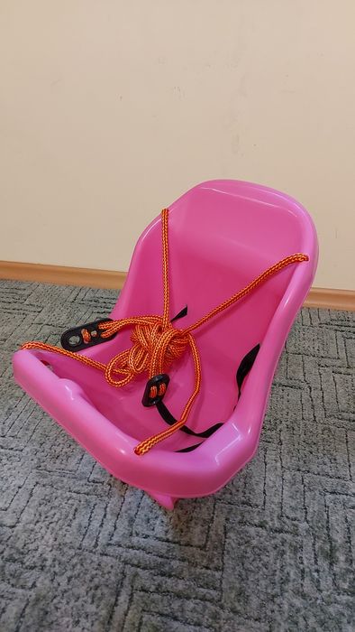 Zestaw dla dziecka: fotelik do karmienia, nocnik, krzesełko, huśtawka