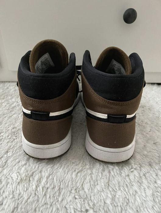 Air Jordan 1 Mid SE