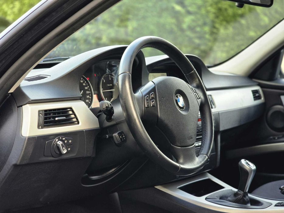 BMW 318D E91 PACK M 2.0 143CV "LOOK 335"