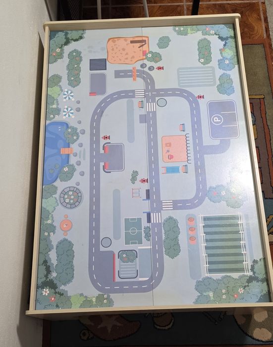 Mesa com Circuito de Comboios
