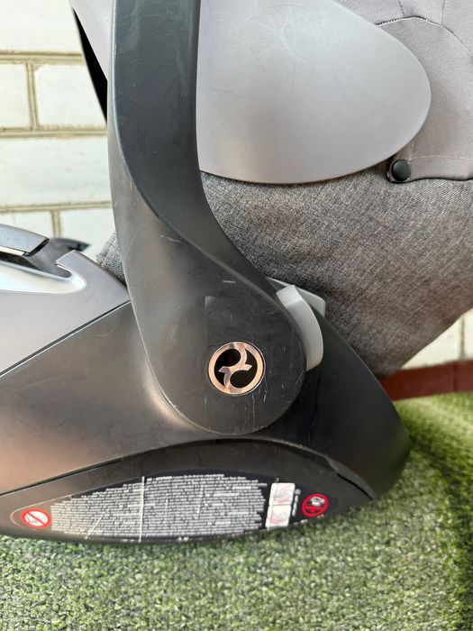 Автокрісло Cybex Platinum Cloud Q+