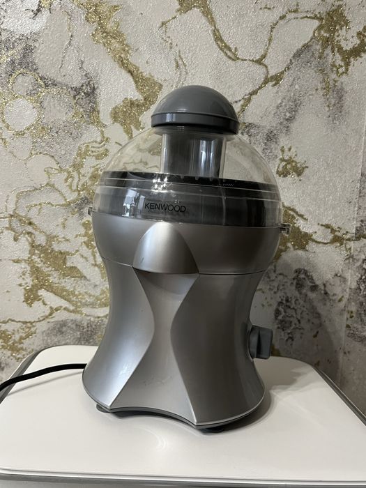 Соковитискач Kenwood JE357 соковижималка