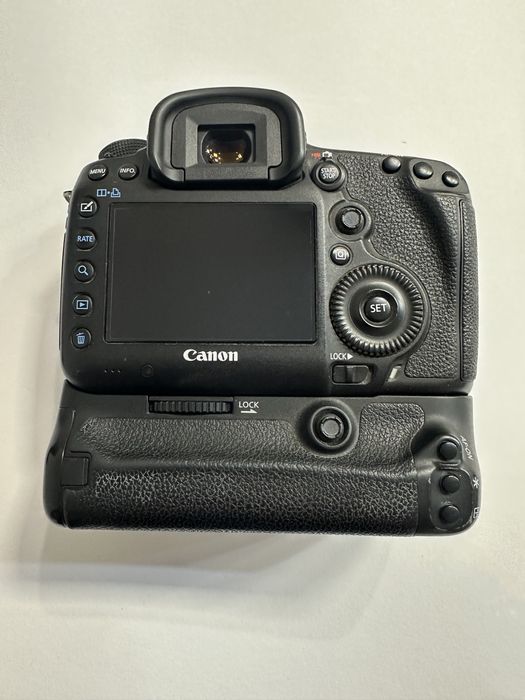 Canon 5D Mark III + Battery Grip