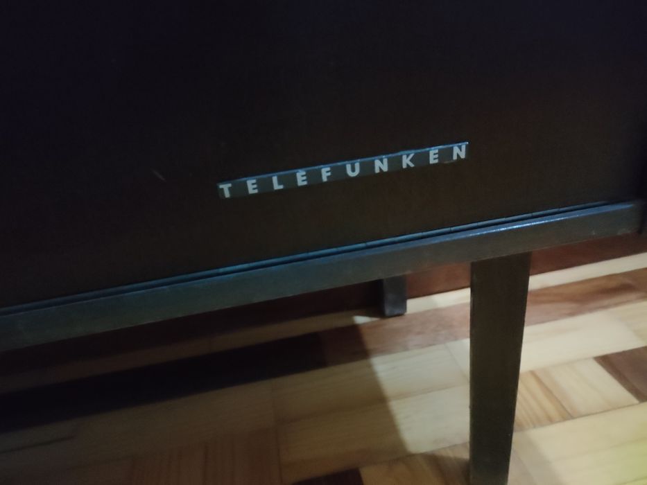 Móvel rádio/ gira-discos Telefunken