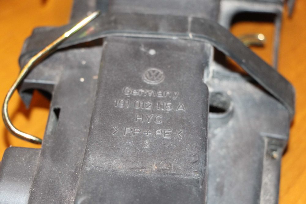 Macaco Original VW Golf MK3 (785 kg) - Made in Germany (Ref: 1H0011031A)