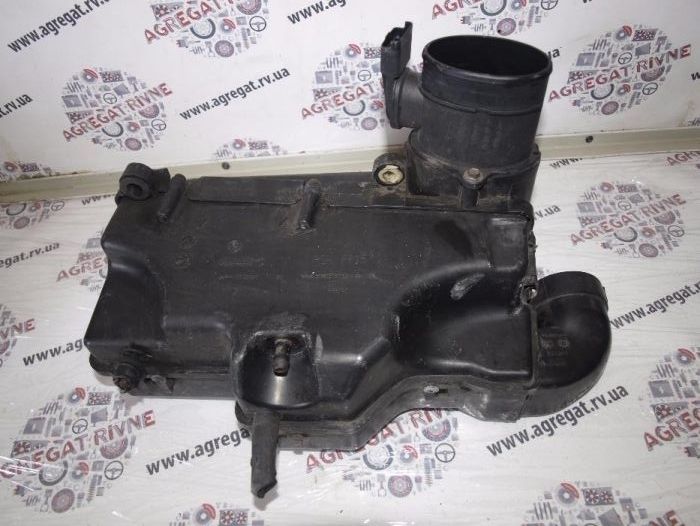 Корпус повітряного фільтра Расходомір Берлінго Партнер Berlingo