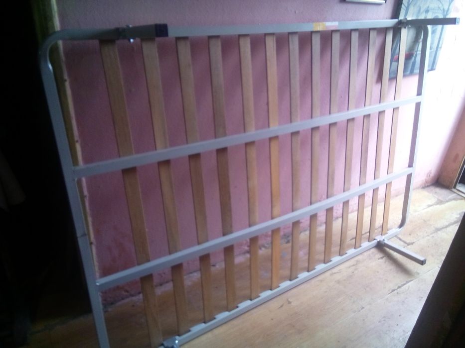 Estrado ortopédico de casal  com pernas 40€