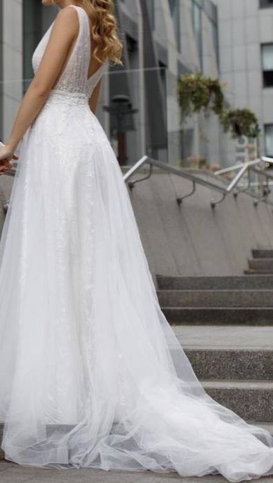 Продам весільну сукню