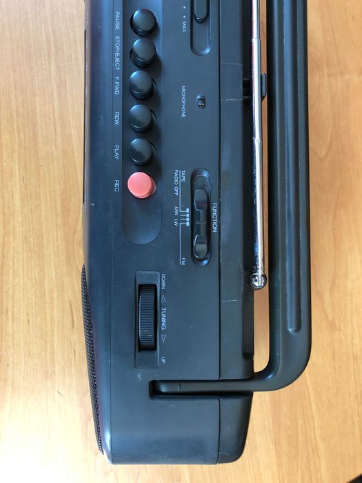 Radio stereo FM Samsung ST-125 z magnetofonem kasetowym