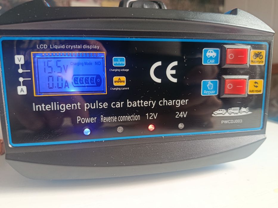 Интеллектуальное зарядное устройство для аккумуляторов 12V/24V (6A)
