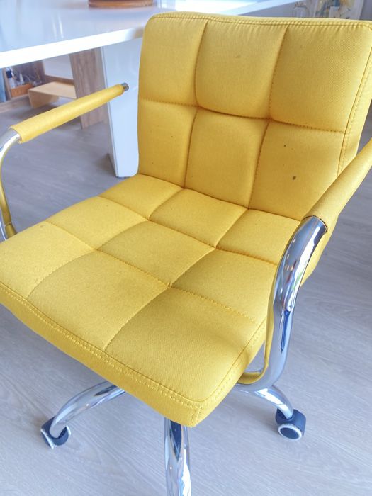 Par de cadeiras escritório amarelas