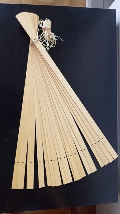 Rolety drewniane 2 sztuki 130 cm długości, szerokie 46 cm i 75 cm