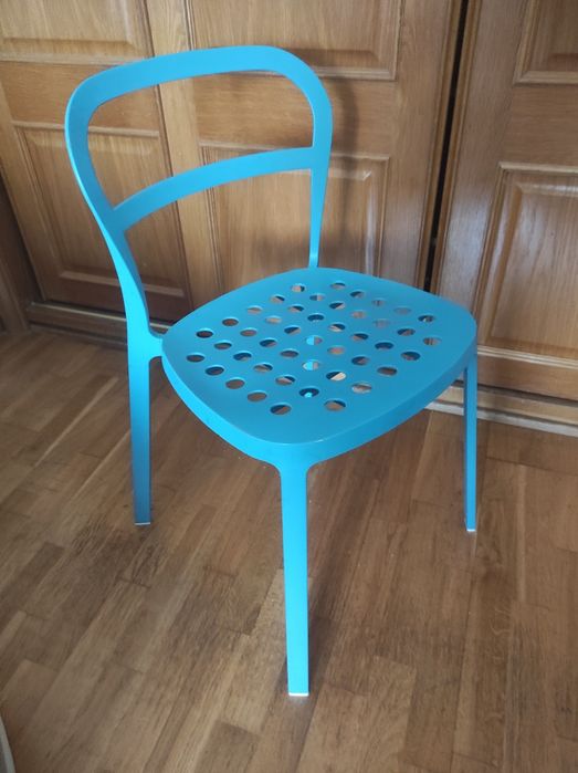 Cadeira azul IKEA