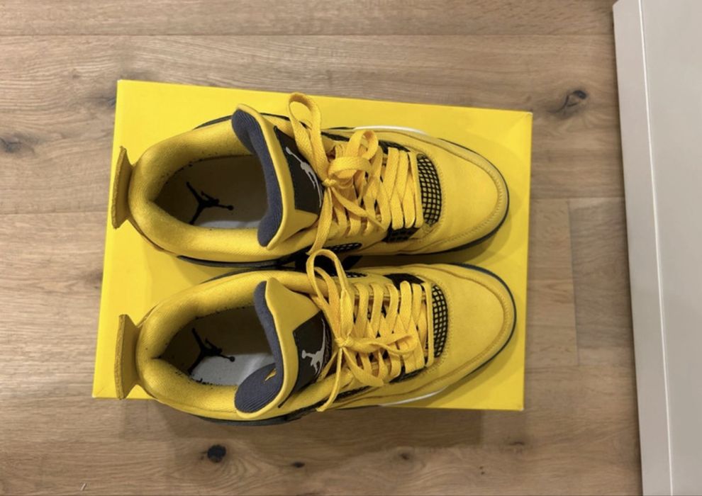 Jordan 4 Lightnning