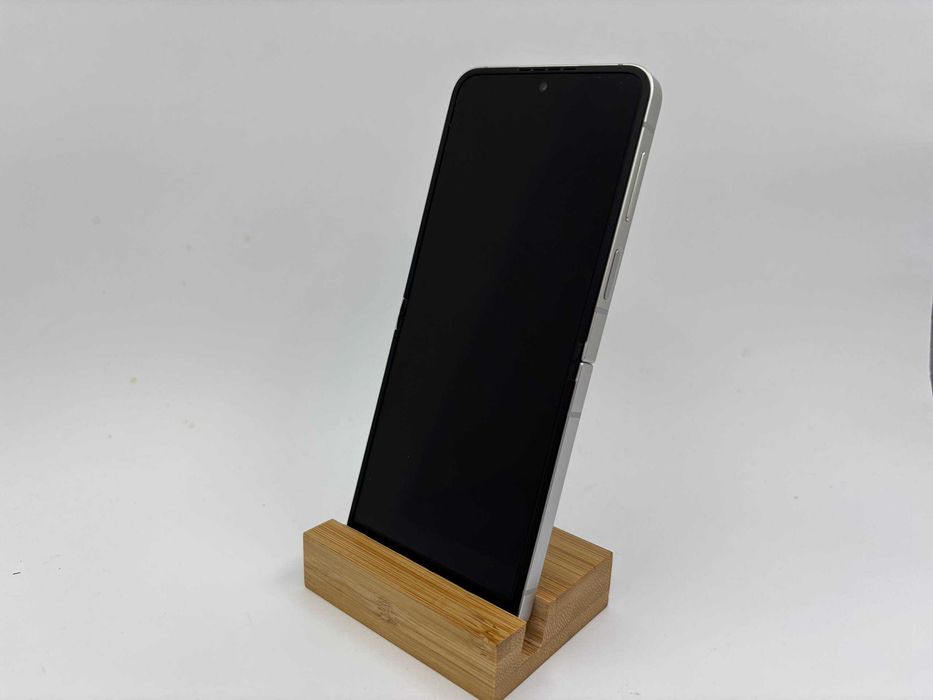 Samsung Galaxy Flip7 FE 128GB White ГАРАНТІЯ 6 Місяців МАГАЗИН