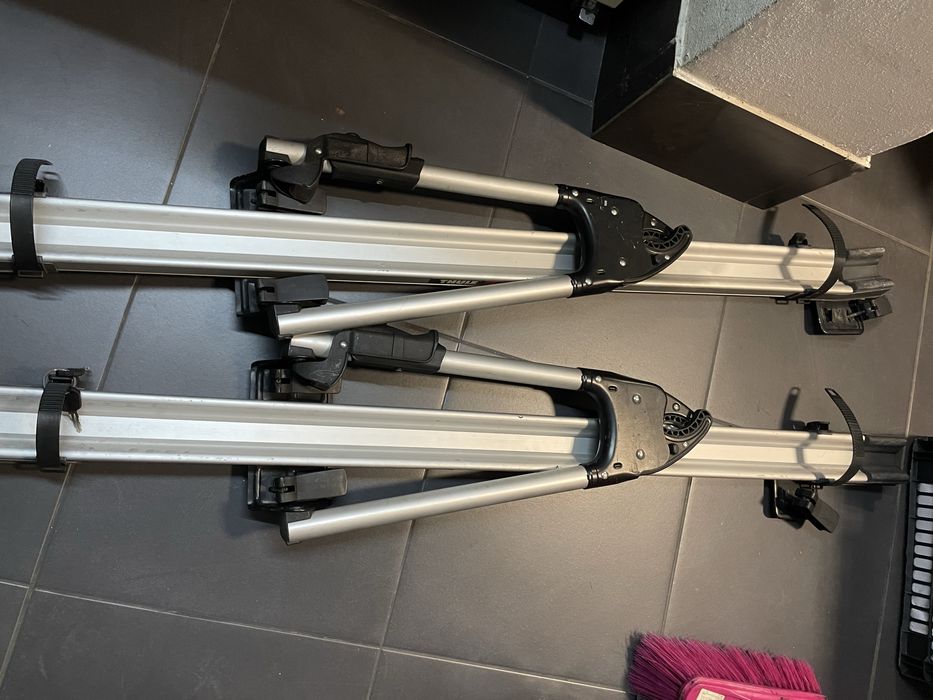 2 suportes  bicicletas ( 2 thule + 1 simples)