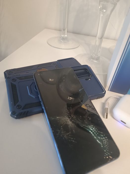 Telemóvel Oppo A74 visor partido