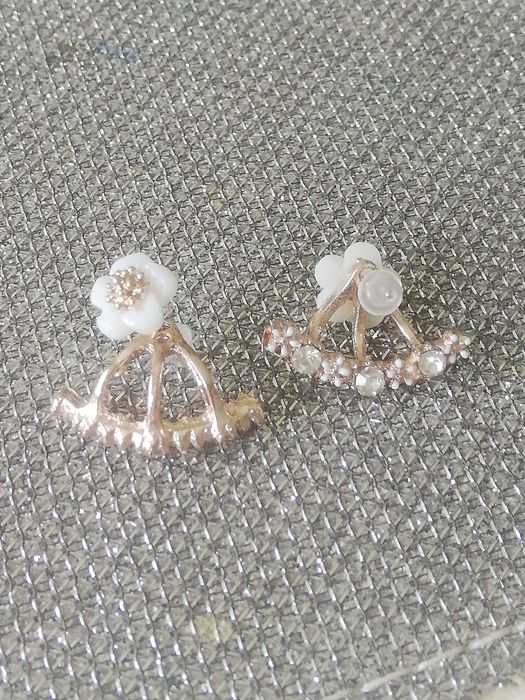 Małe kolczyki z cyrkoniami