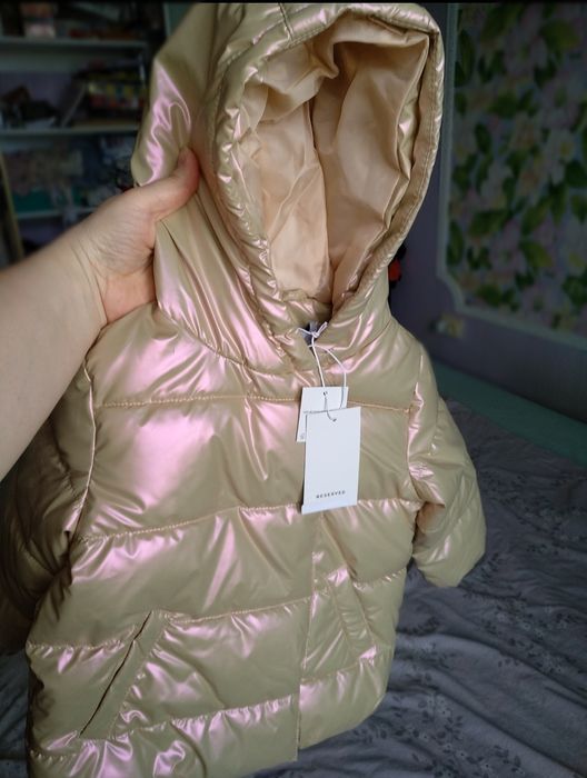 Reserved Куртка 74-80р. осінь-весна стьобана. М'яка, невагома. Нова