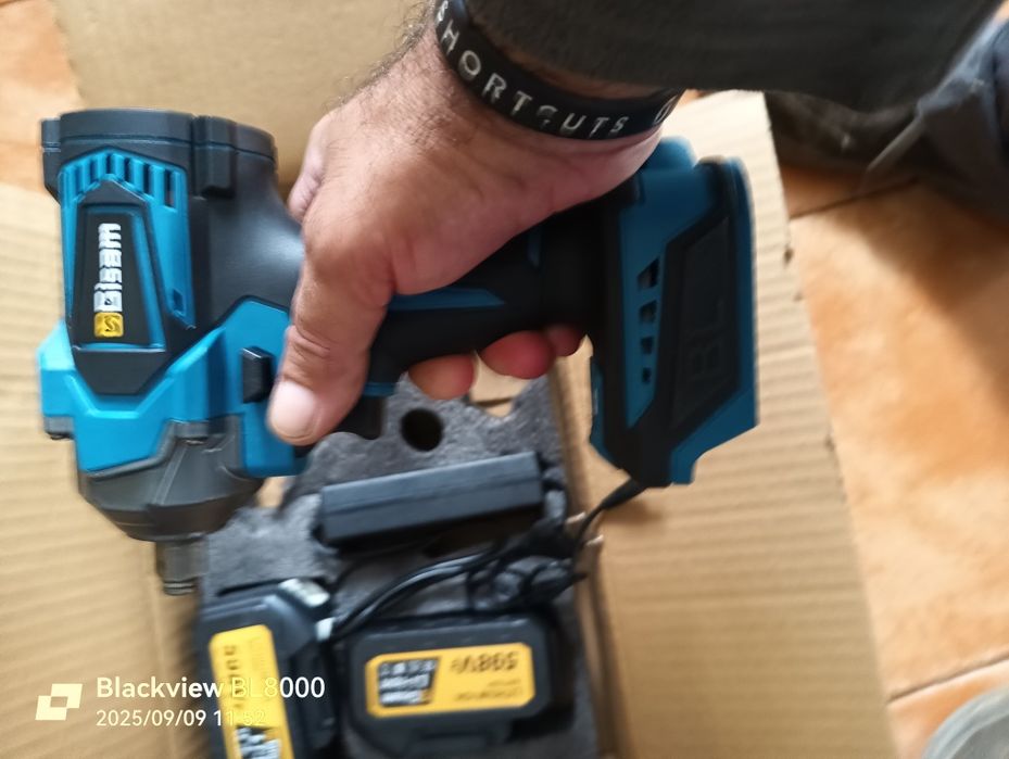 Pistola de impacto com 2baterias!! 1200 N.m