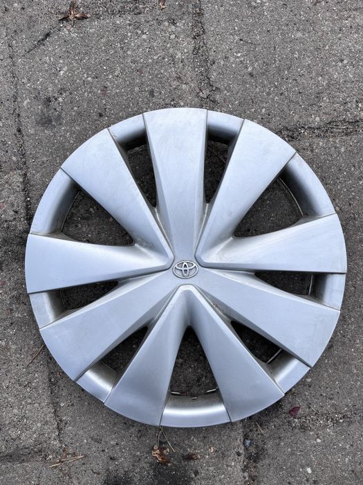 Oryginalne kolpaki do toyota aygo 14 cali.