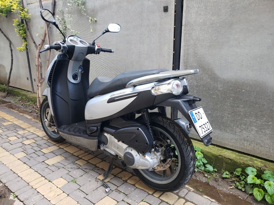 Скутер Piaggio Carnaby 200 Sh
