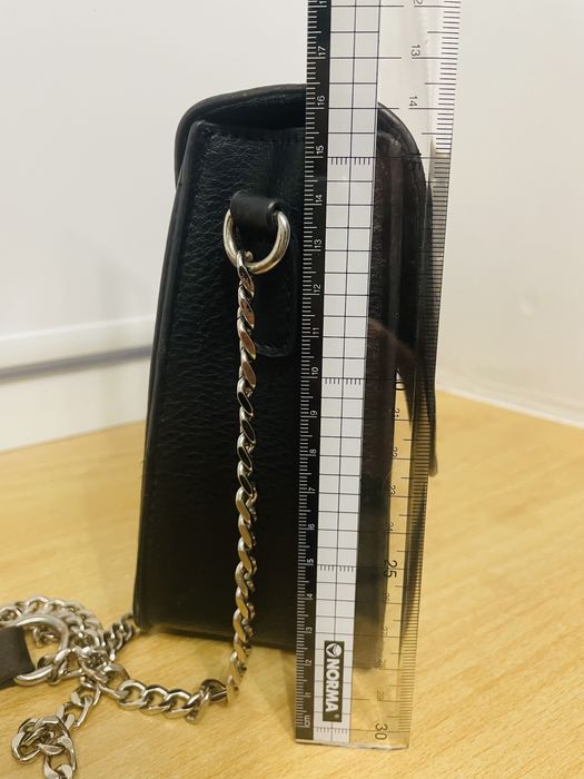 Чорна сумка кросбоді, почтальонка на ланцюжку