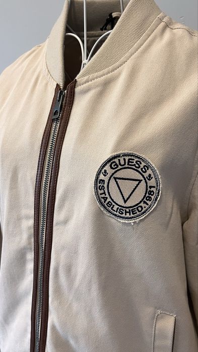 Kurtka bomberka  Guess