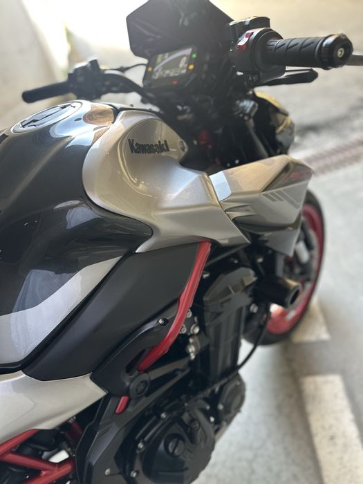 Kawasaki Z900 2023 Metallic Phantom Silver Edition
