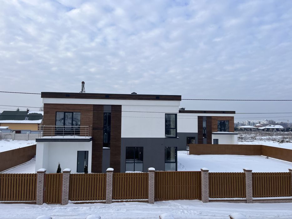 Преміум- локація під Києвом: будинок в КМ біля озера та пляжу