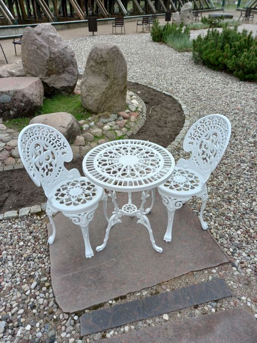 meble ogrodowe żeliwne zjawiskowe hit krzesło stół  Gartenmöbel Stuhl