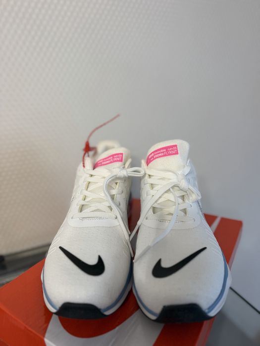 кросівки Nike Zoom Invincible Run 3 White/Blue 44/27.5 см