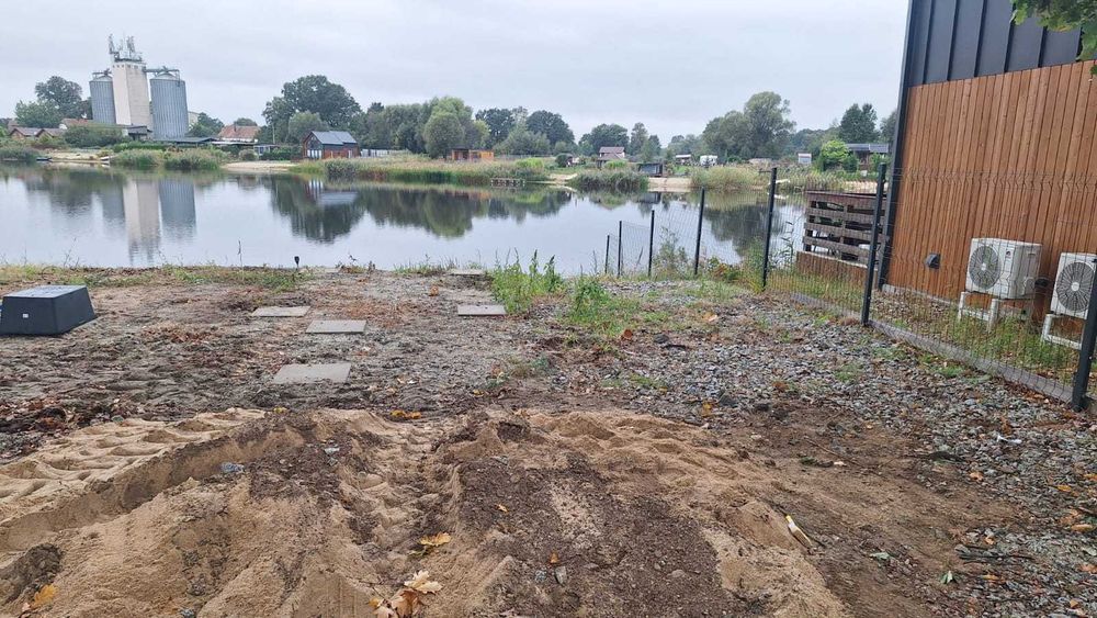 Działka nad jeziorem z własną linią brzegową