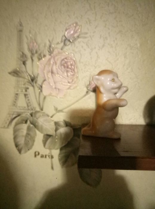 Продам фарфоровые статуэтку СССР кот .