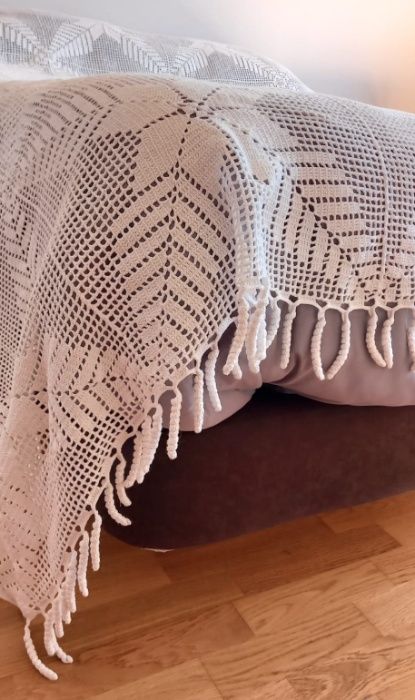 Colcha / Manta em Renda (Artesanal feito à mão)
