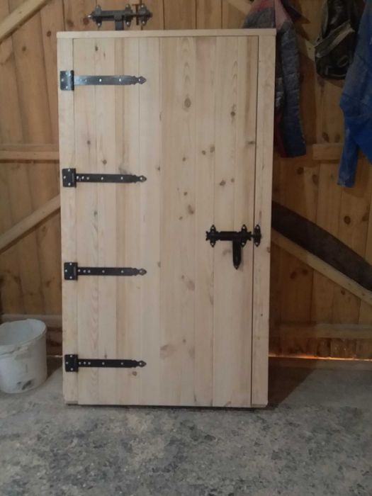 Двері в (льох, гараж, хлів)