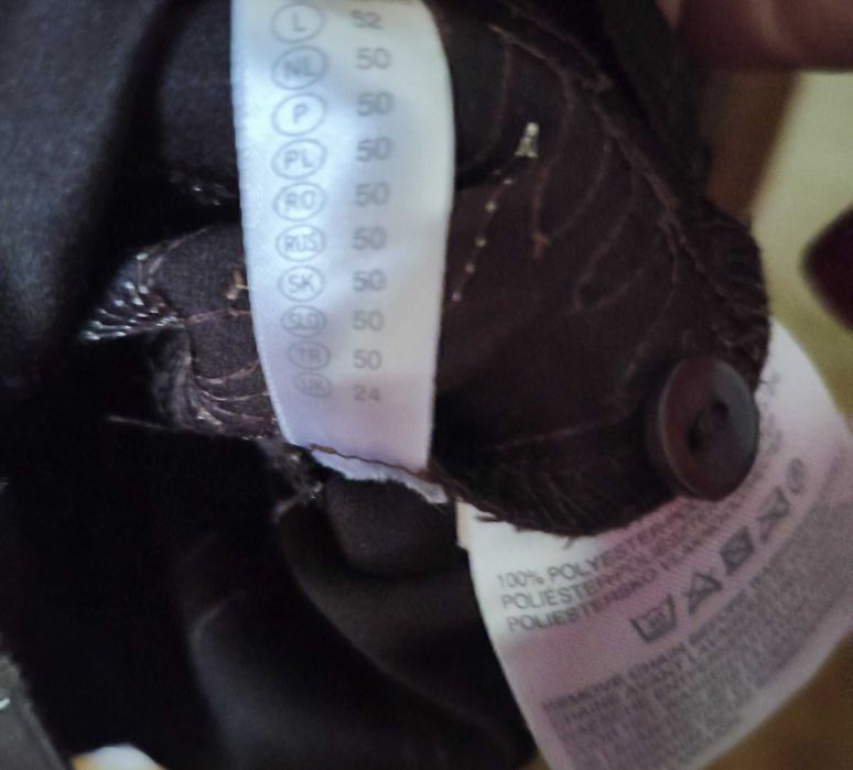 Camisa castanha com desenhos bordados a dourado, tam 50